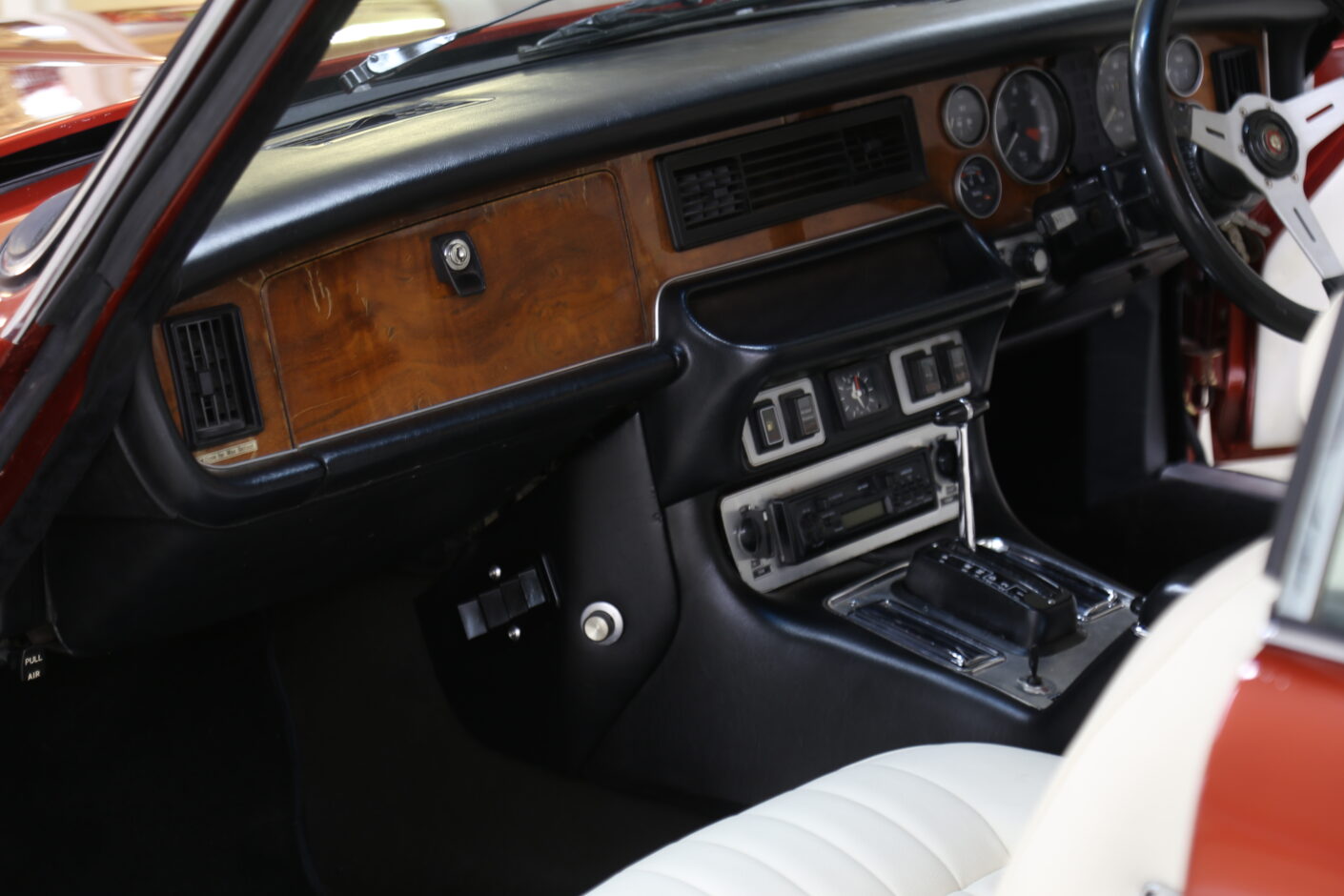 restoration - jaguar daimler xjc https: itm Images... 1977 Jaguar 4.2 XJC 'Restomod' - Classic Car Market